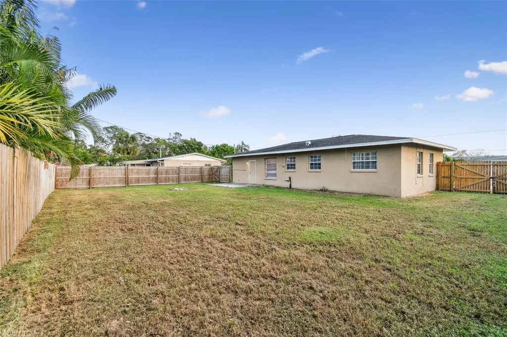 1101 75th Avenue N St Petersburg FL 33702