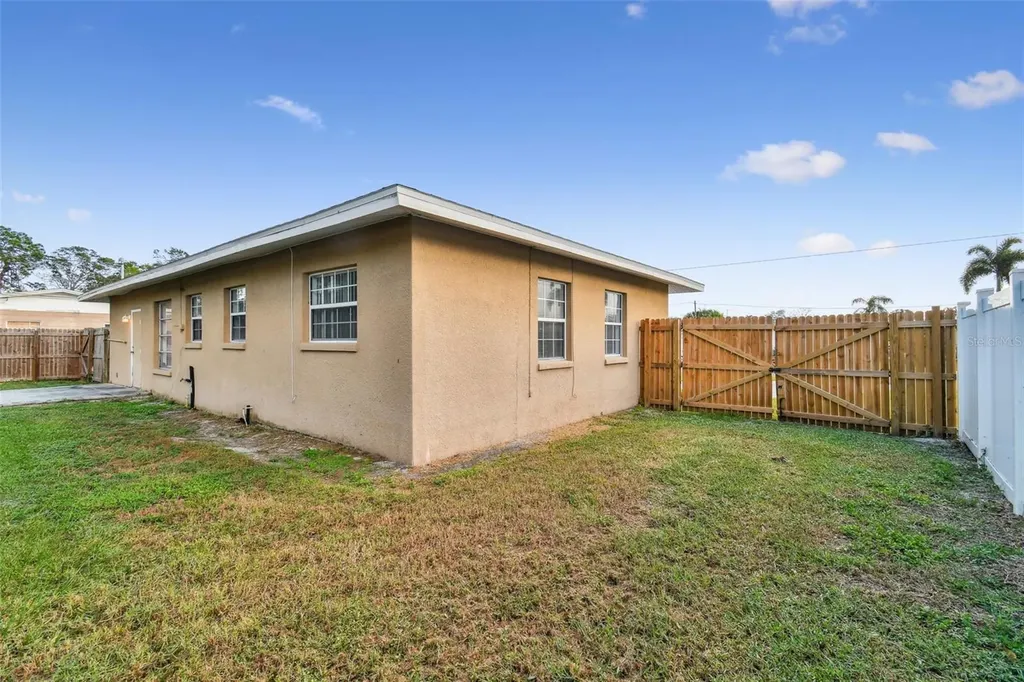 1101 75th Avenue N St Petersburg FL 33702