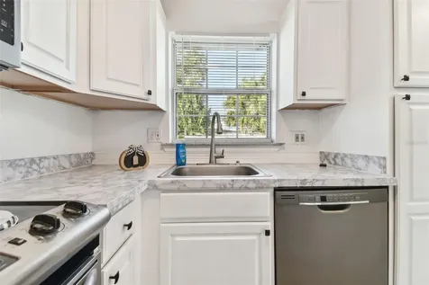 1101 75th Avenue N St Petersburg FL 33702