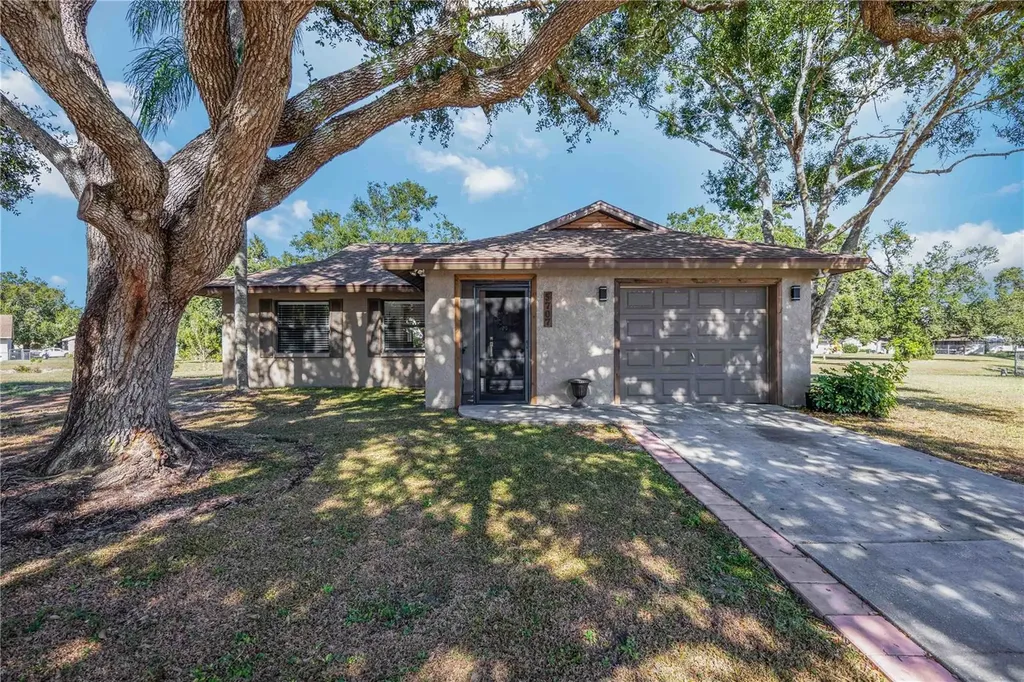 5707 Deer Hollow Lane W Sarasota FL 34232