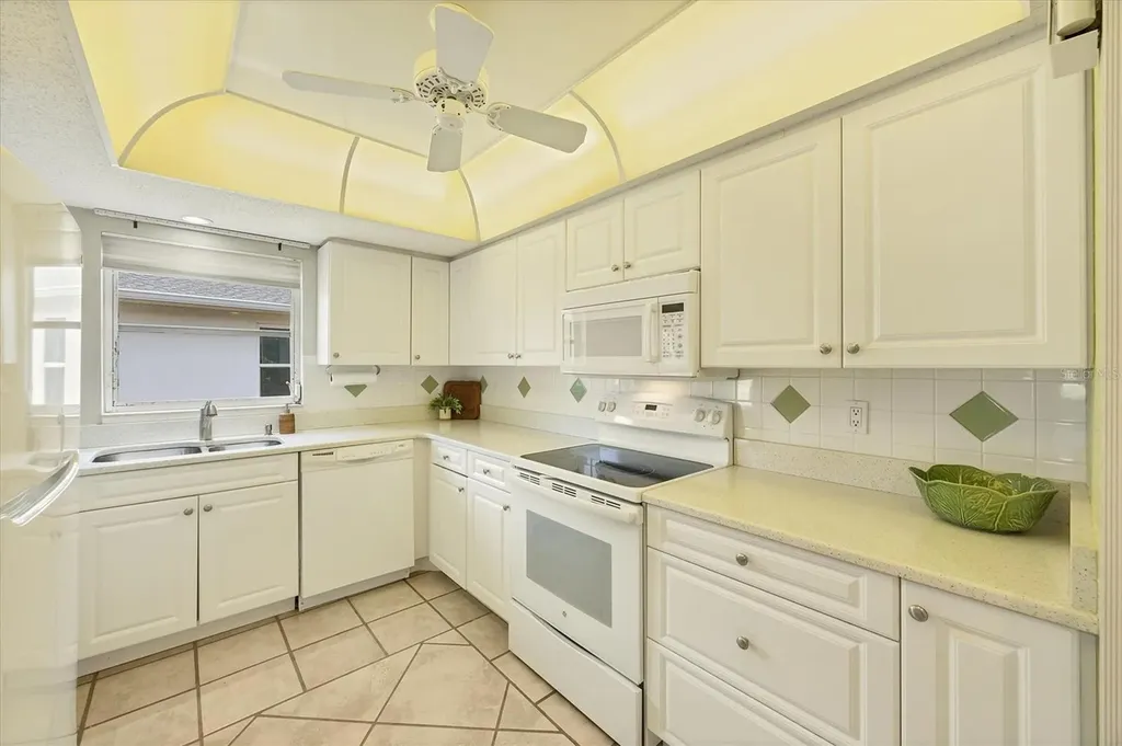 4755 Ringwood Meadow Sarasota FL 34235