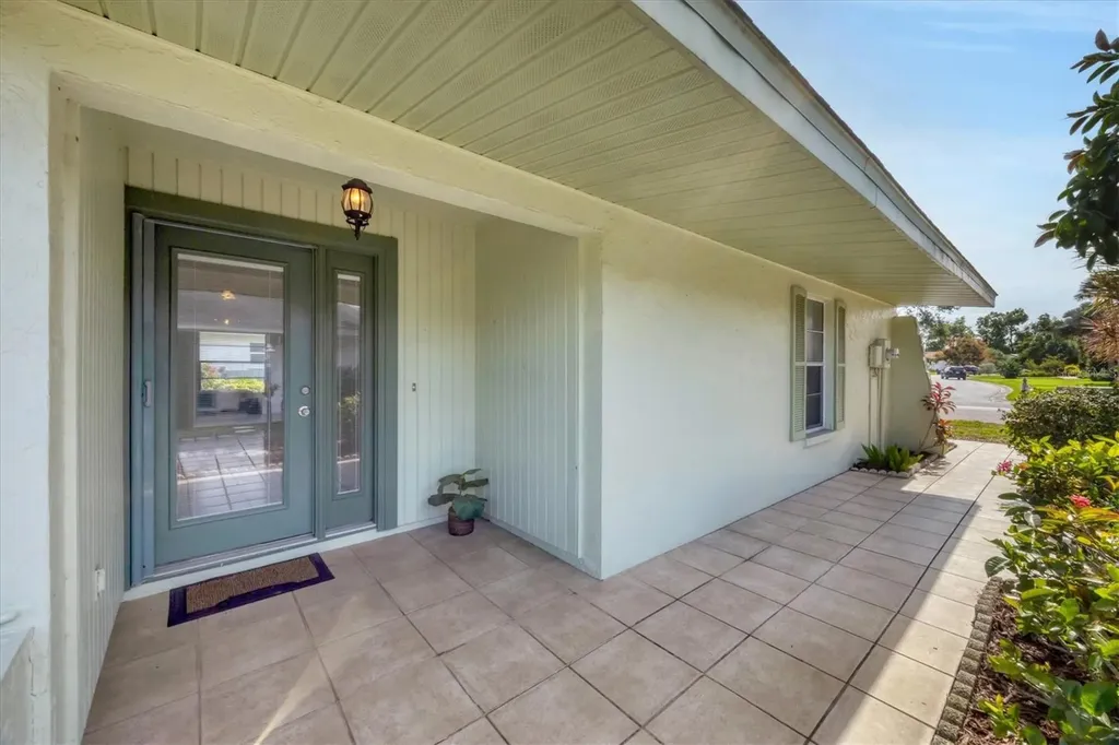 4755 Ringwood Meadow Sarasota FL 34235