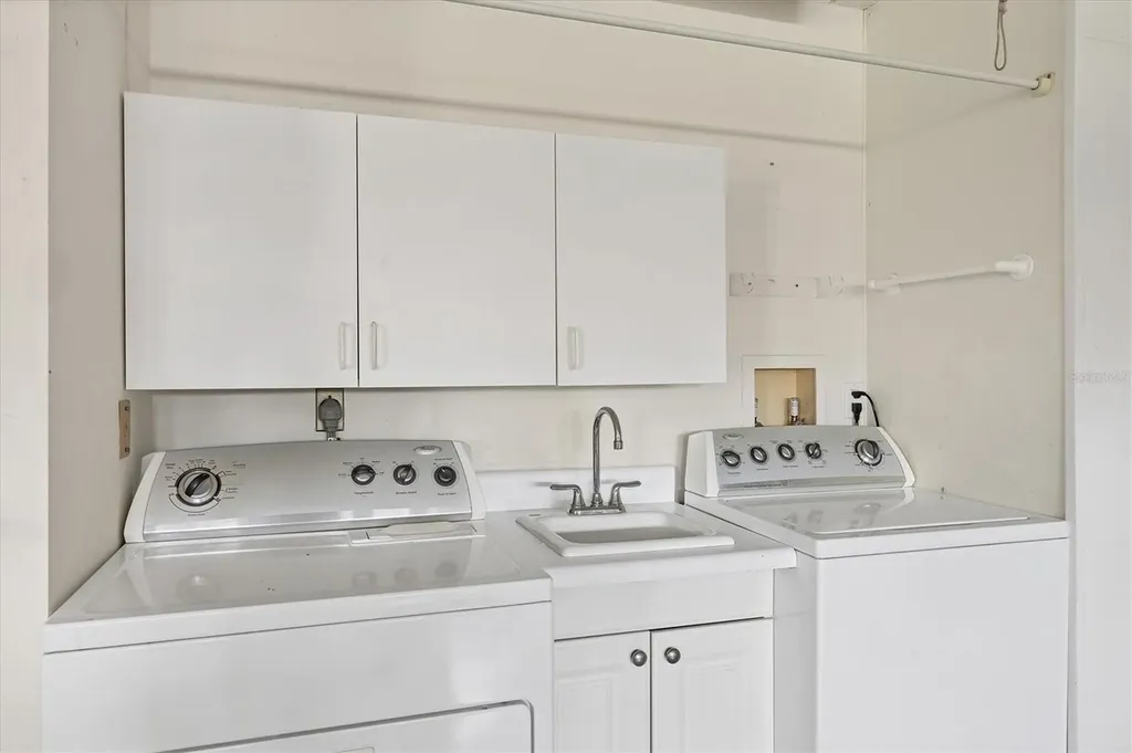 4755 Ringwood Meadow Sarasota FL 34235