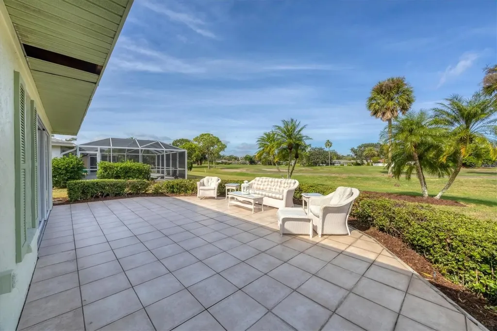 4755 Ringwood Meadow Sarasota FL 34235