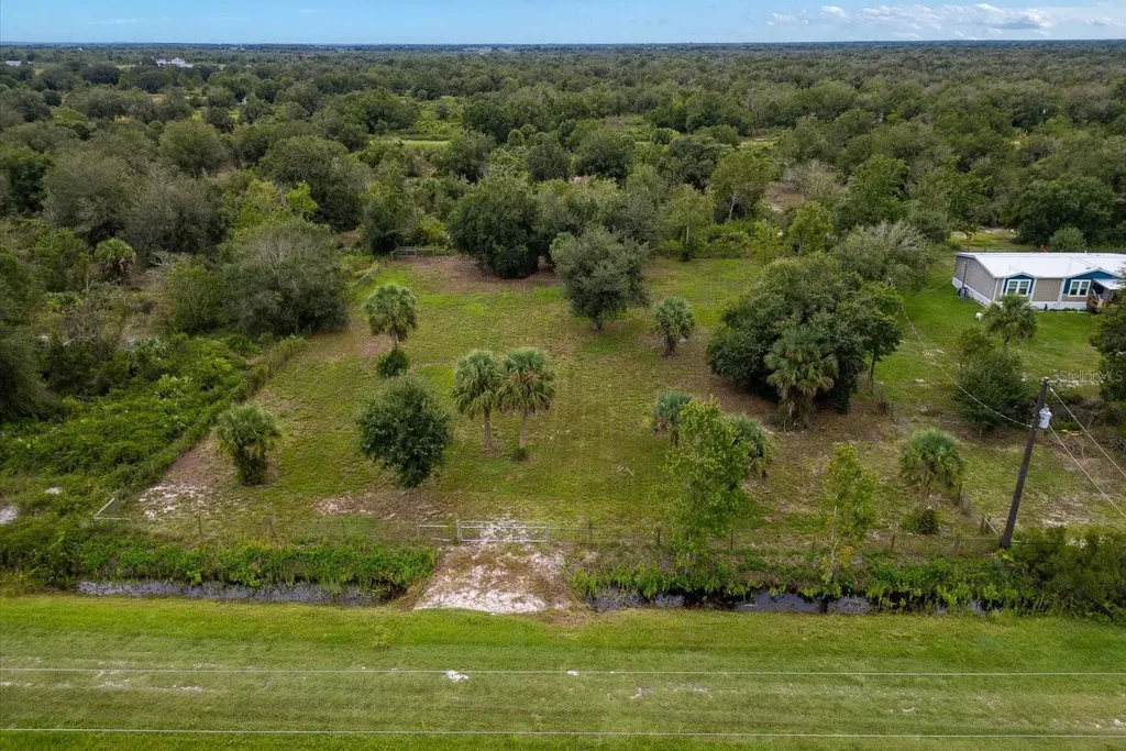 17128 NW 266th Street Okeechobee FL 34972