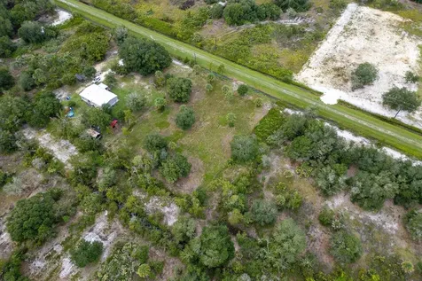 17128 NW 266th Street Okeechobee FL 34972