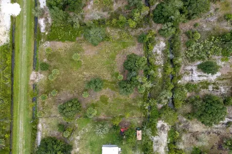 17128 NW 266th Street Okeechobee FL 34972