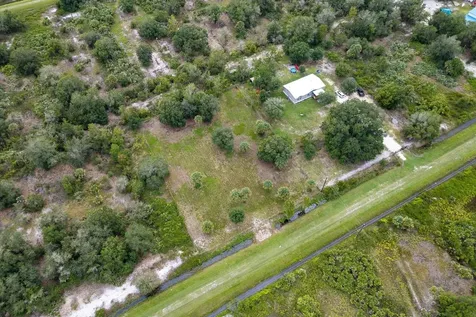 17128 NW 266th Street Okeechobee FL 34972