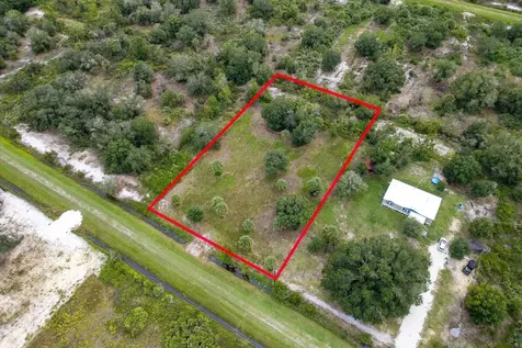 17128 NW 266th Street Okeechobee FL 34972