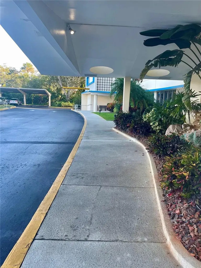 1224 S Peninsula Drive Daytona Beach FL 32118