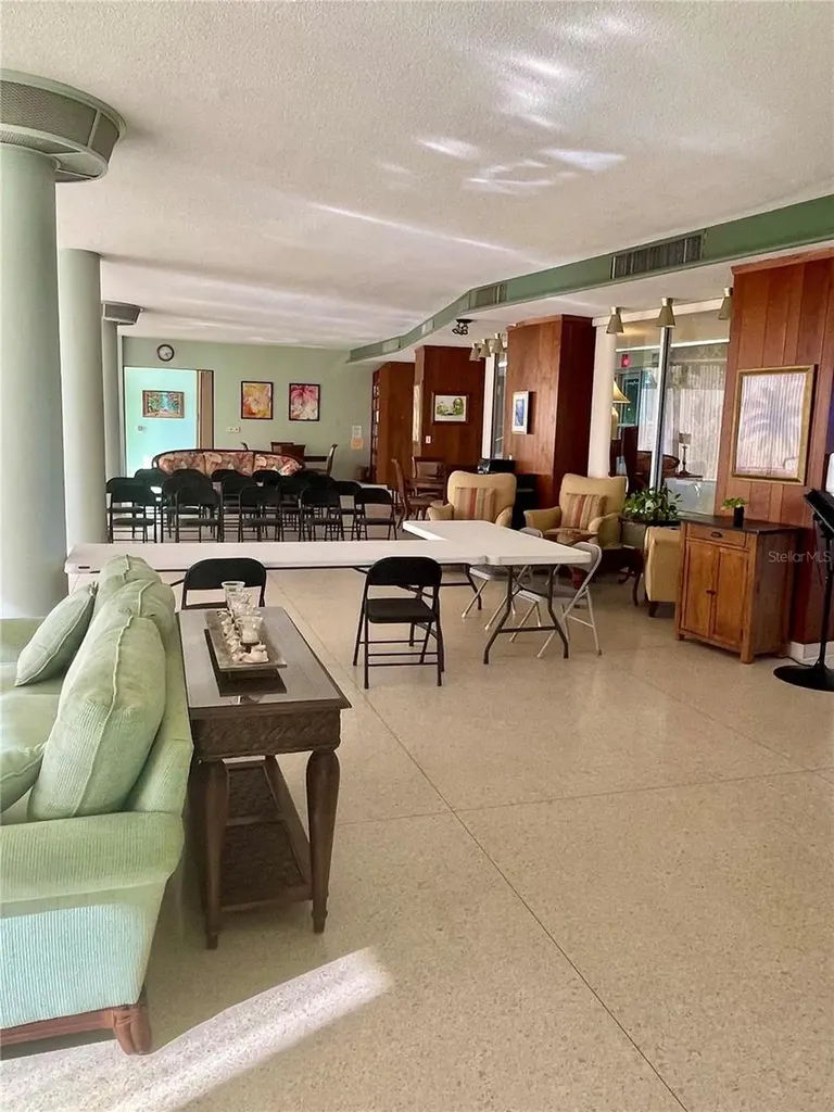 1224 S Peninsula Drive Daytona Beach FL 32118