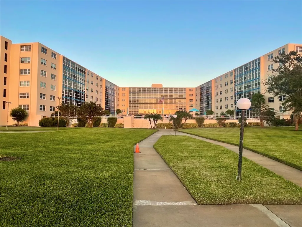 1224 S Peninsula Drive Daytona Beach FL 32118