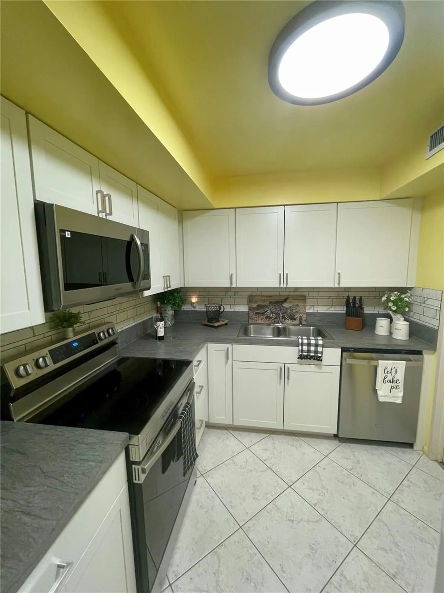 1224 S Peninsula Drive Daytona Beach FL 32118