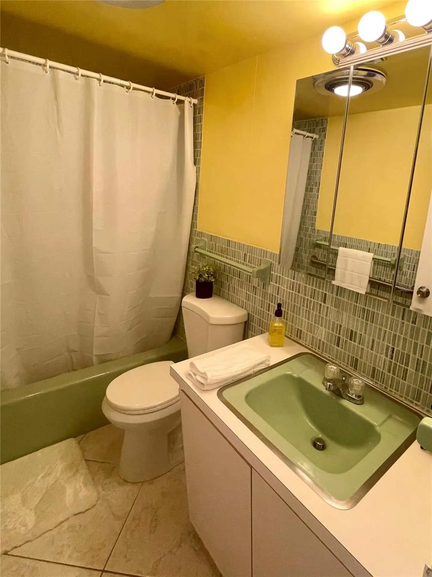 1224 S Peninsula Drive Daytona Beach FL 32118