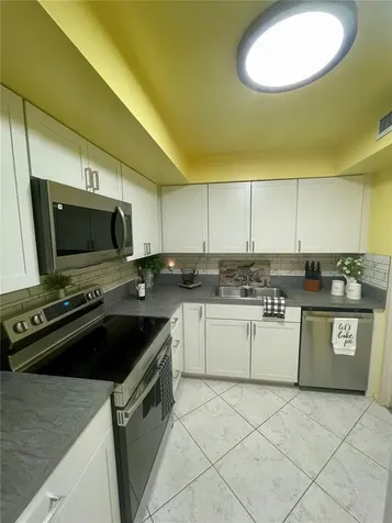 1224 S Peninsula Drive Daytona Beach FL 32118
