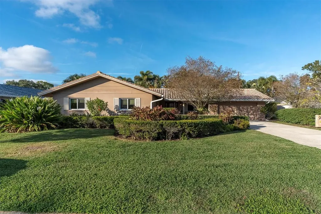1101 87th Avenue N St Petersburg FL 33702