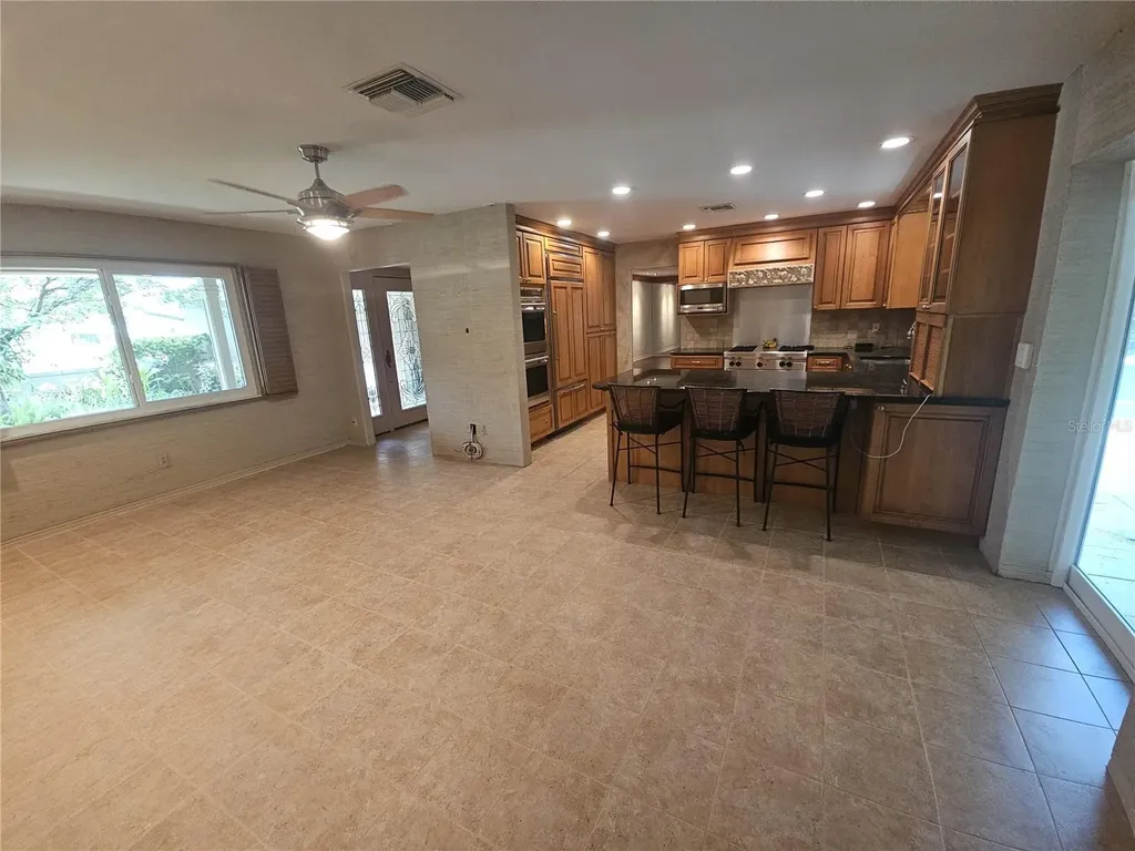 1101 87th Avenue N St Petersburg FL 33702