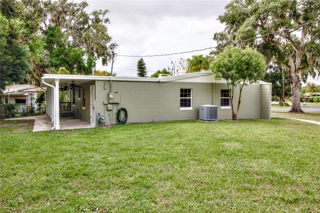 1114 Oak Drive Leesburg FL 34748