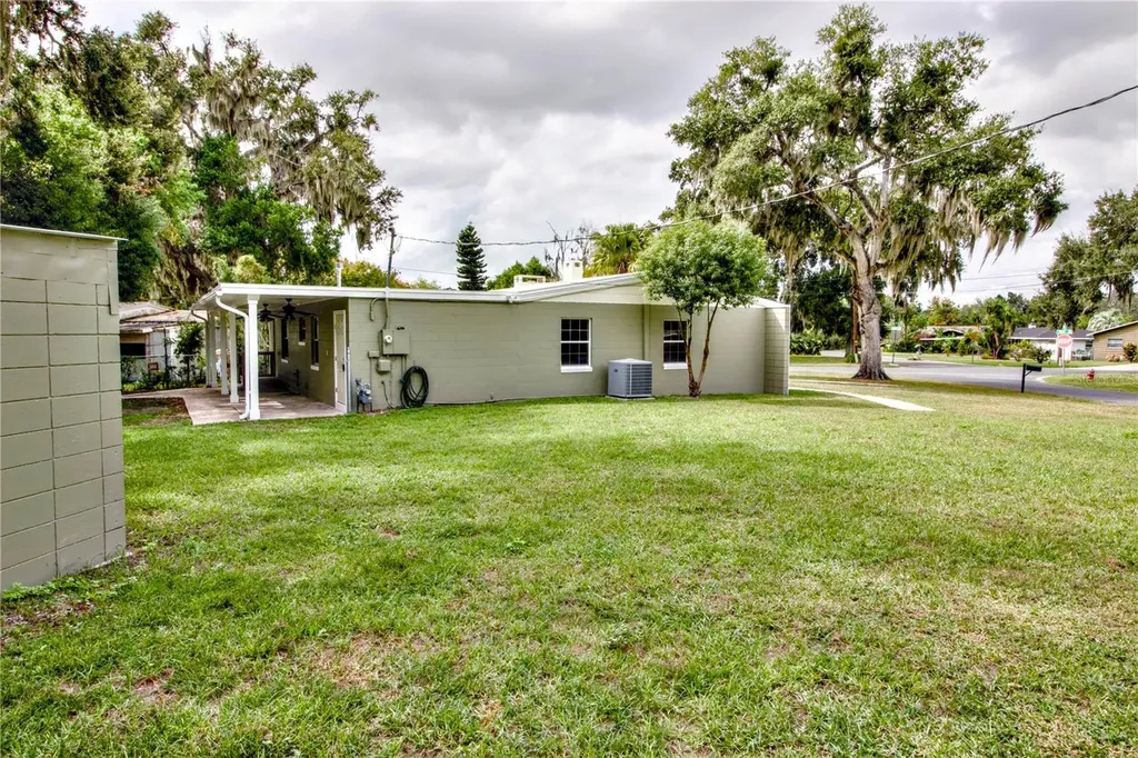 1114 Oak Drive Leesburg FL 34748