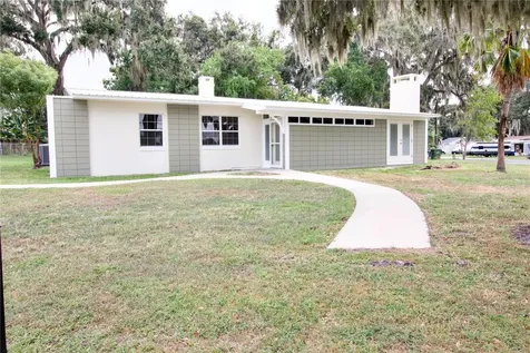 1114 Oak Drive Leesburg FL 34748
