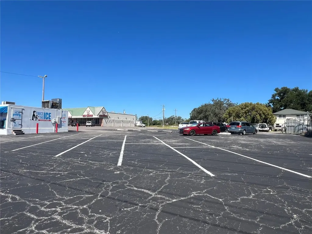 3309 Gloria Avenue Plant City FL 33563