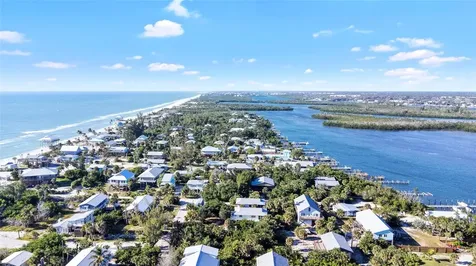 8668 Grand Avenue Placida FL 33946