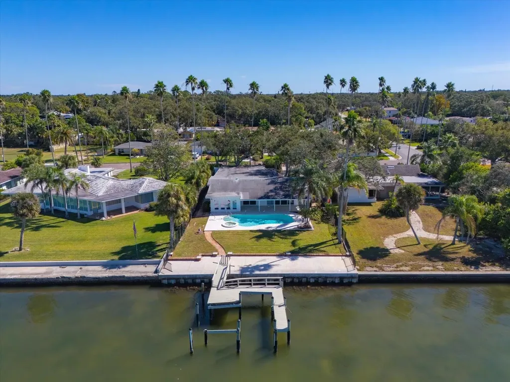 1614 Santa Barbara Drive Dunedin FL 34698
