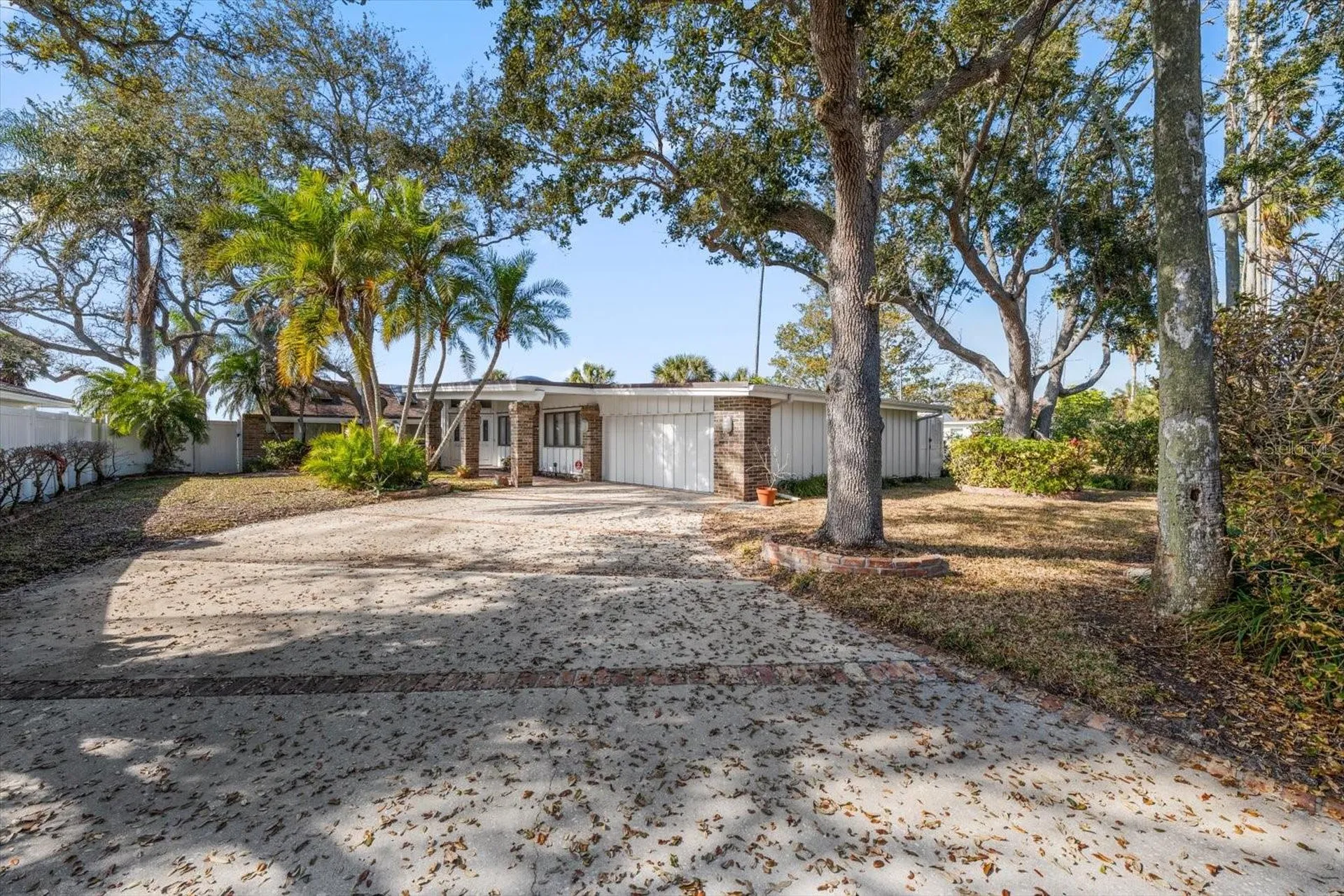 1614 Santa Barbara Drive Dunedin FL 34698