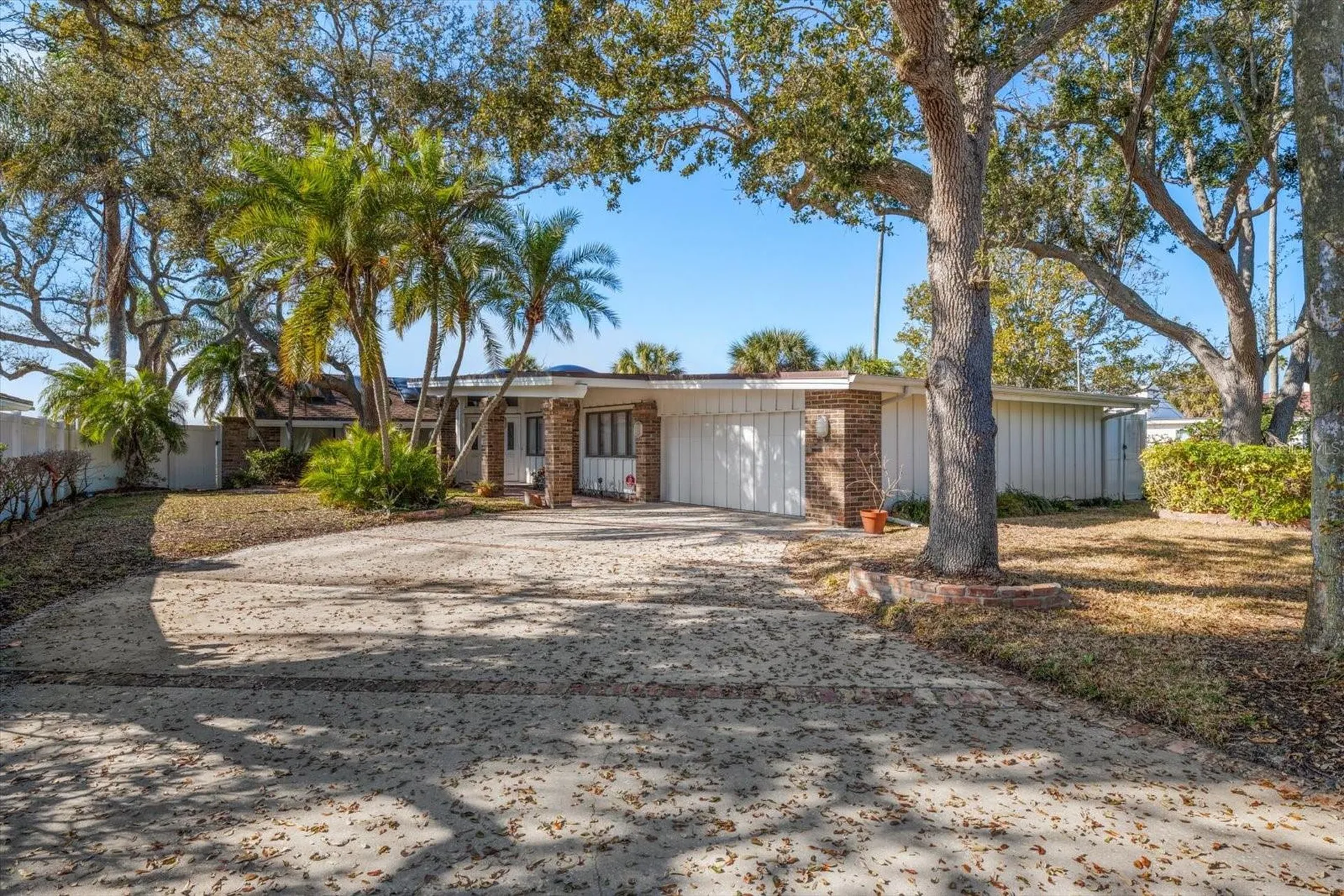 1614 Santa Barbara Drive Dunedin FL 34698