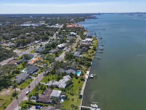 1614 Santa Barbara Drive Dunedin FL 34698