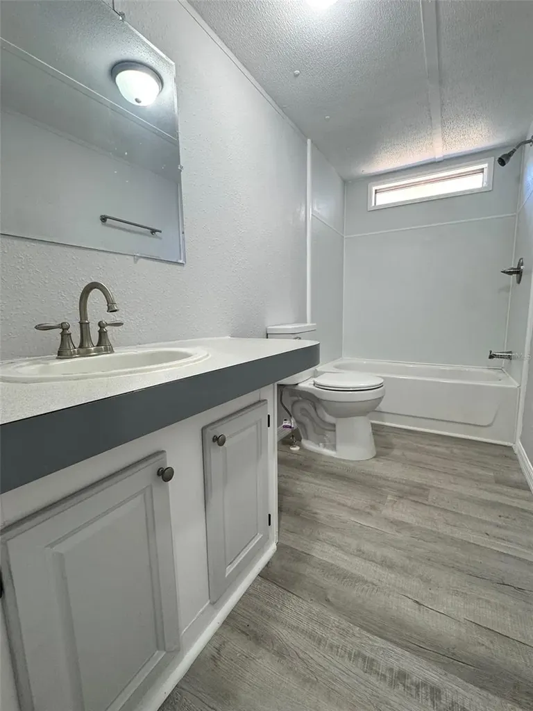 688 4th Street Polk City FL 33868