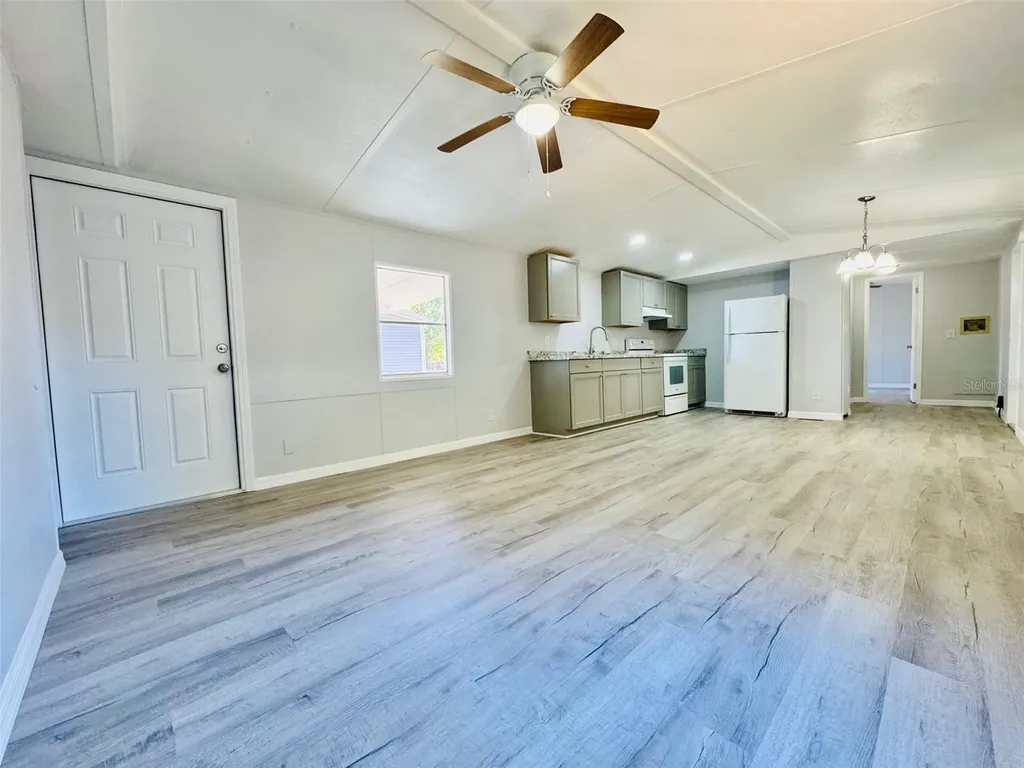 688 4th Street Polk City FL 33868