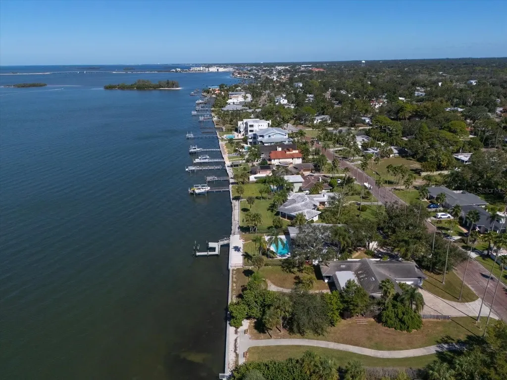 1614 Santa Barbara Drive Dunedin FL 34698