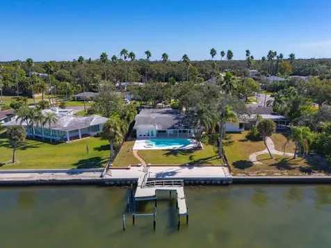 1614 Santa Barbara Drive Dunedin FL 34698