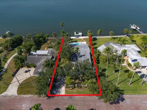 1614 Santa Barbara Drive Dunedin FL 34698