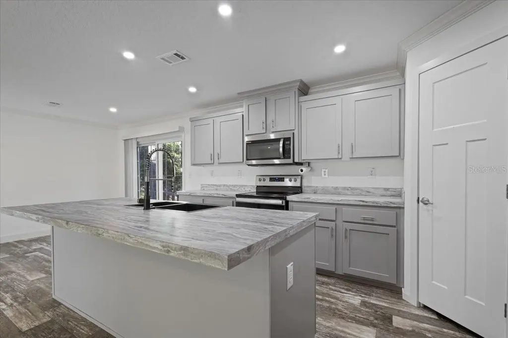 4654 NW 45th Avenue Bell FL 32619