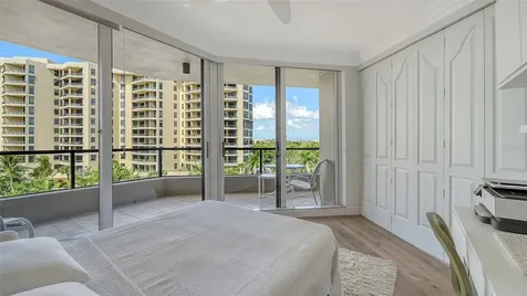 1211 Gulf Of Mexico Drive Longboat Key FL 34228