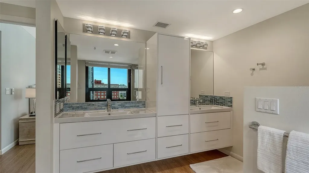 1255 N Gulfstream Avenue Sarasota FL 34236