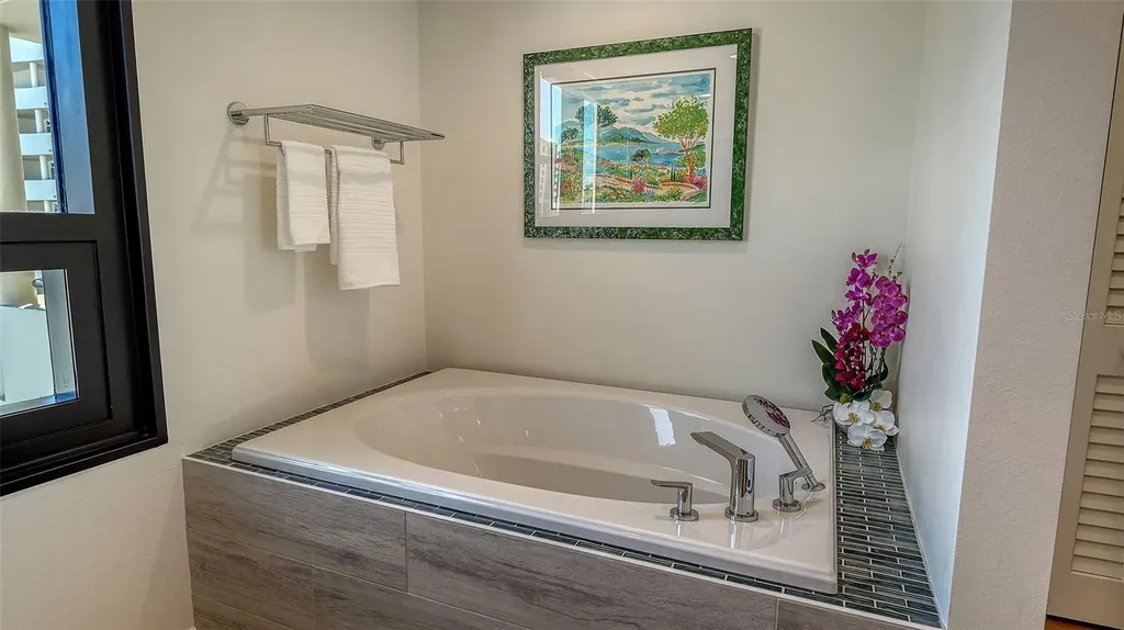 1255 N Gulfstream Avenue Sarasota FL 34236