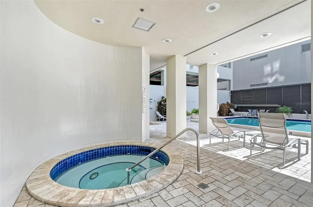 1255 N Gulfstream Avenue Sarasota FL 34236
