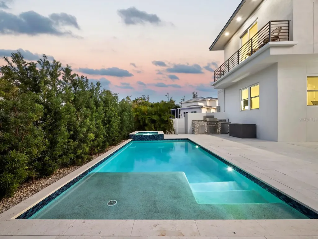 6810 Longboat Drive S Longboat Key FL 34228