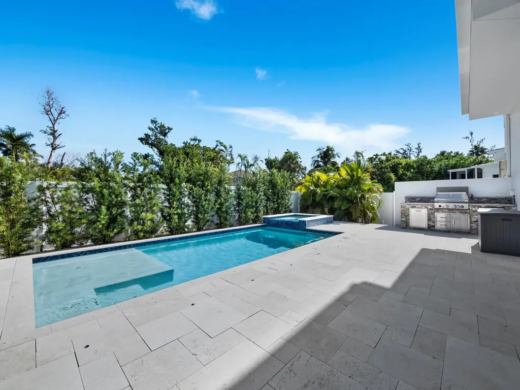 6810 Longboat Drive S Longboat Key FL 34228