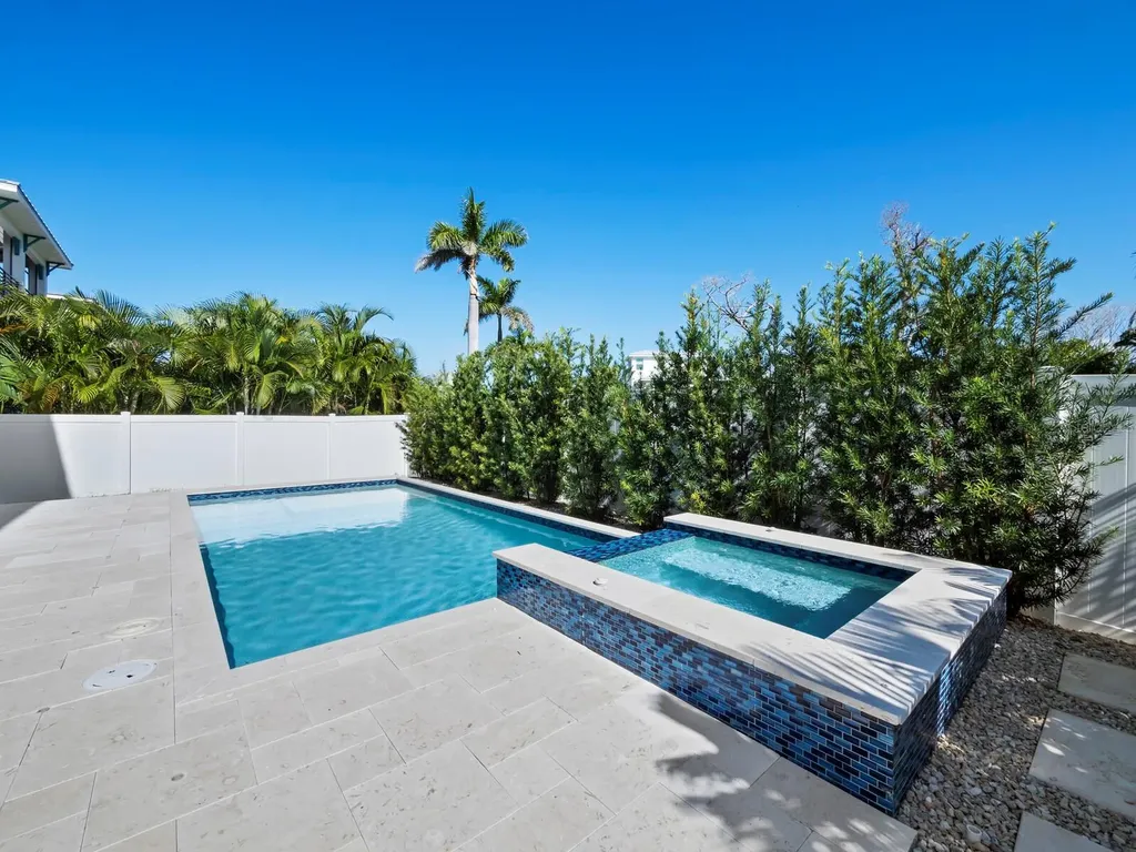 6810 Longboat Drive S Longboat Key FL 34228