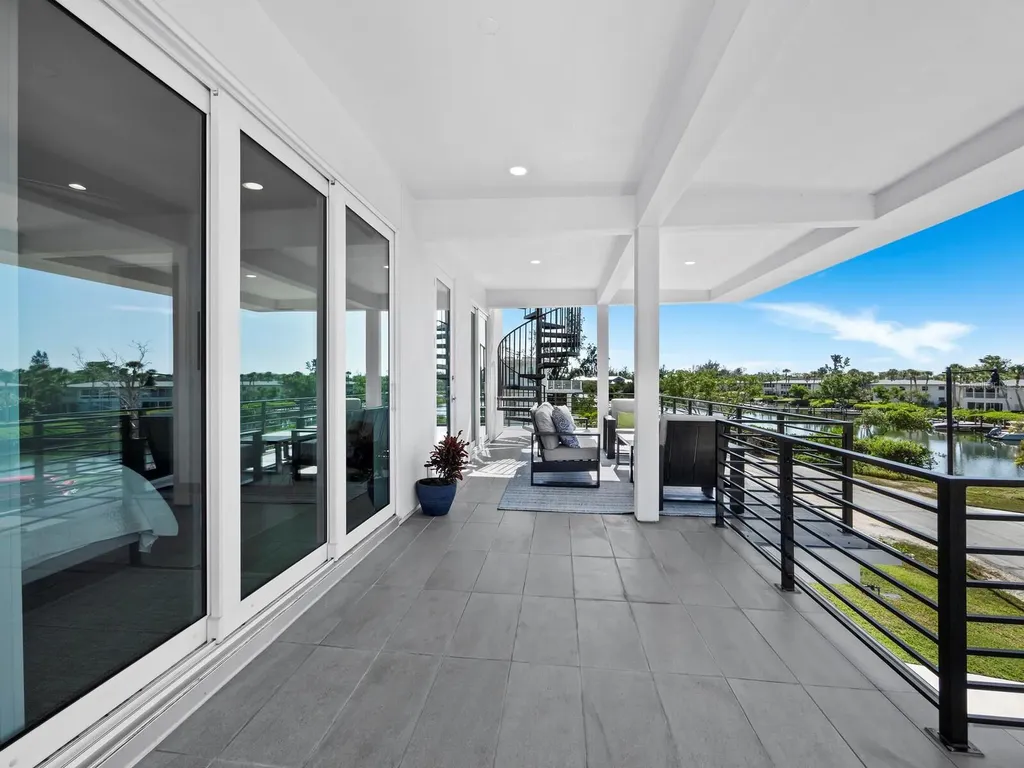 6810 Longboat Drive S Longboat Key FL 34228