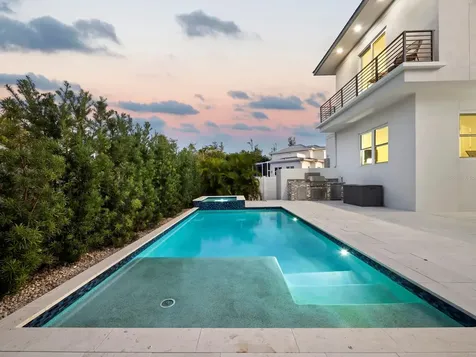 6810 Longboat Drive S Longboat Key FL 34228