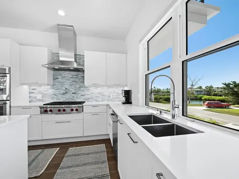 6810 Longboat Drive S Longboat Key FL 34228
