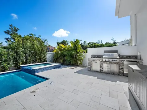 6810 Longboat Drive S Longboat Key FL 34228