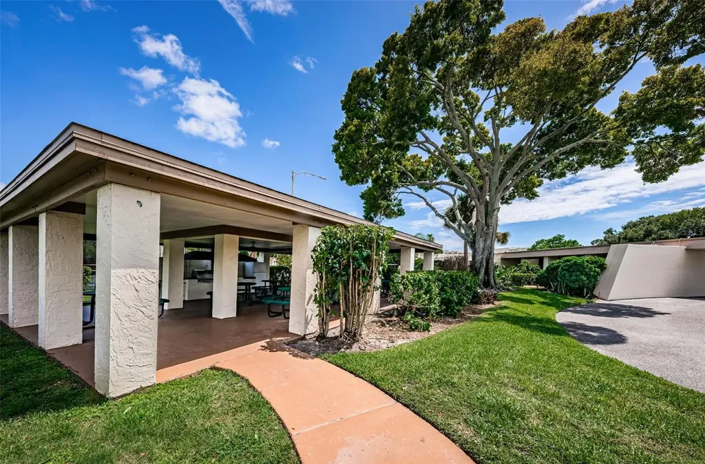 5501 80th Street N St Petersburg FL 33709