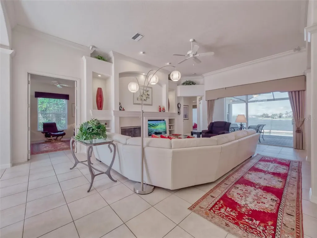 6631 Waters Edge Way Lakewood Ranch FL 34202