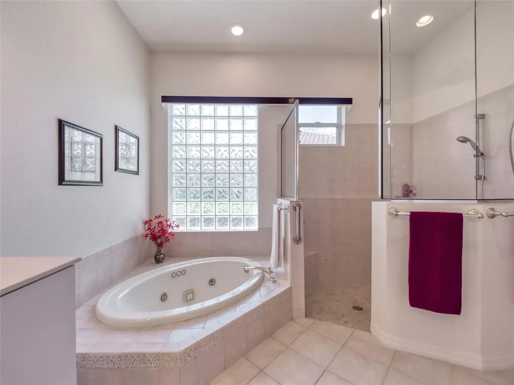 6631 Waters Edge Way Lakewood Ranch FL 34202